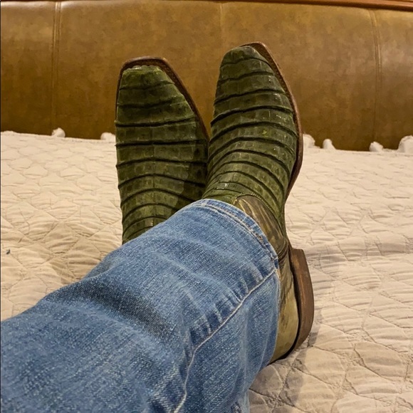 Meet your Posher, Margo - Picture 1 of 1